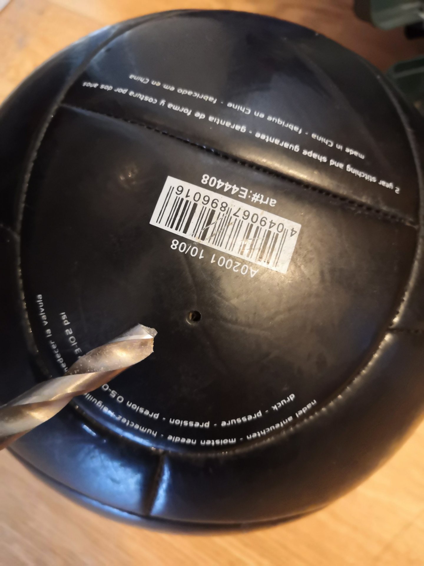 Ventil vom Fußball wechseln